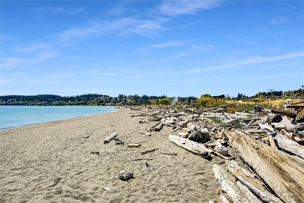 Photo of 651 SE Bayshore Drive #A101, Oak Harbor, WA 98277 (MLS # 2582291)