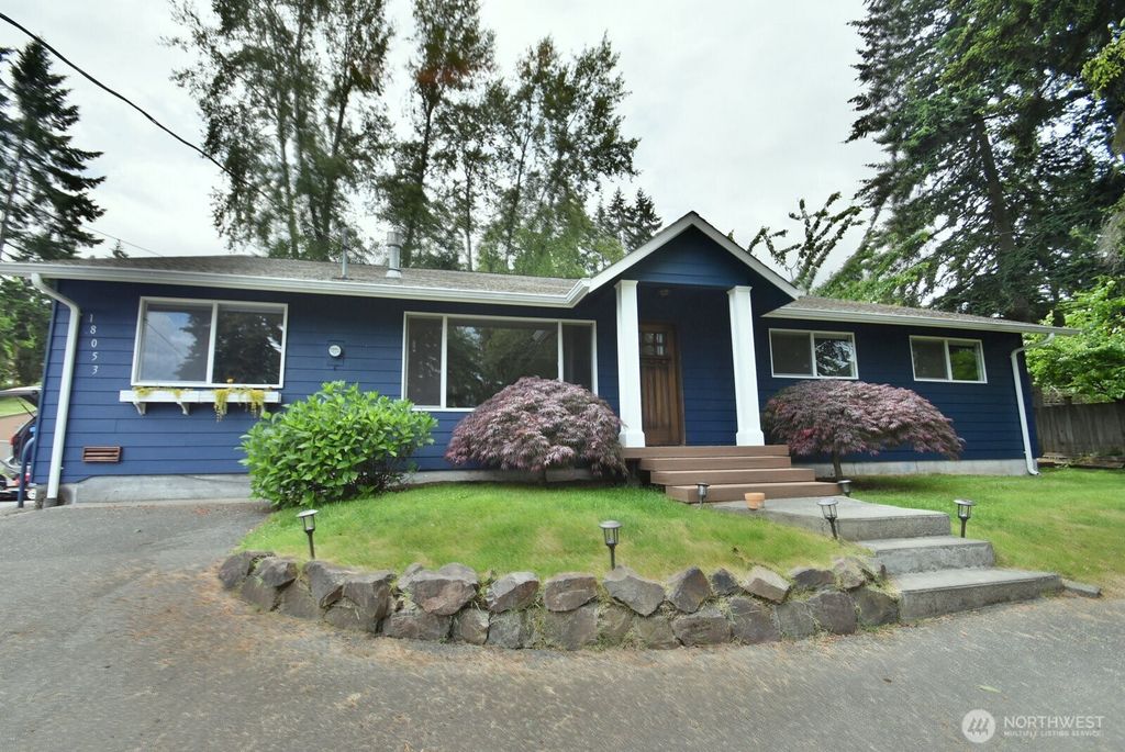 Photo of 18053 25th Avenue NE, Lake Forest Park, WA 98155 (MLS # 2546801)