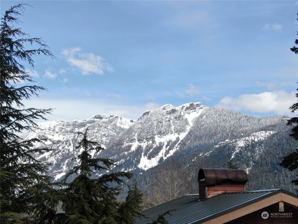 Photo of 71 lot 22 Arlberg Place, Snoqualmie Pass, WA 98068 (MLS # 2050039)