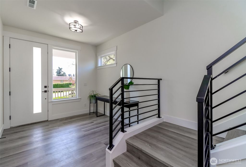 Photo of 124 S 108th Place, Seattle, WA 98168 (MLS # 2407898)