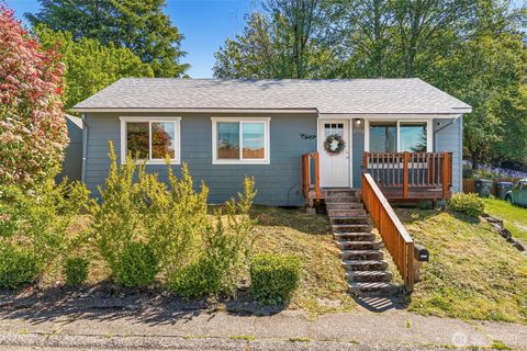 Photo of 2712 Hefner Avenue, Bremerton, WA 98310 (MLS # 2510124)