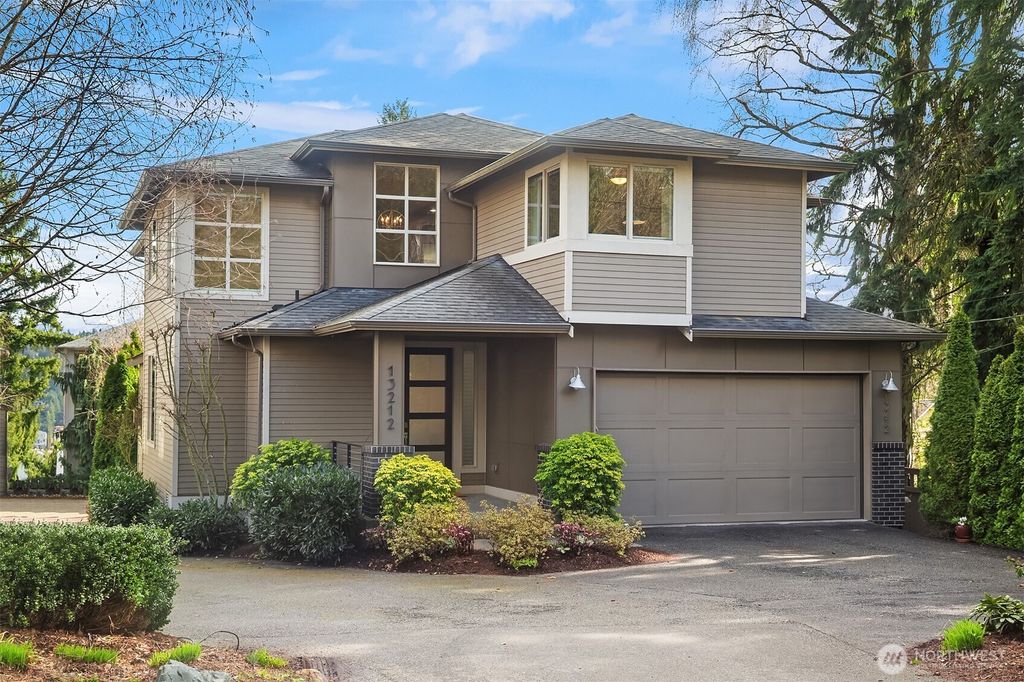 Photo of 13212 42nd Avenue NE, Seattle, WA 98125 (MLS # 2490942)