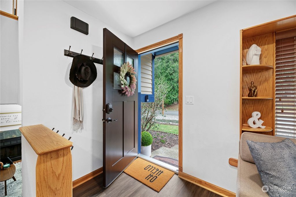 Photo of 23030 NE 27th Street, Sammamish, WA 98074 (MLS # 2195376)