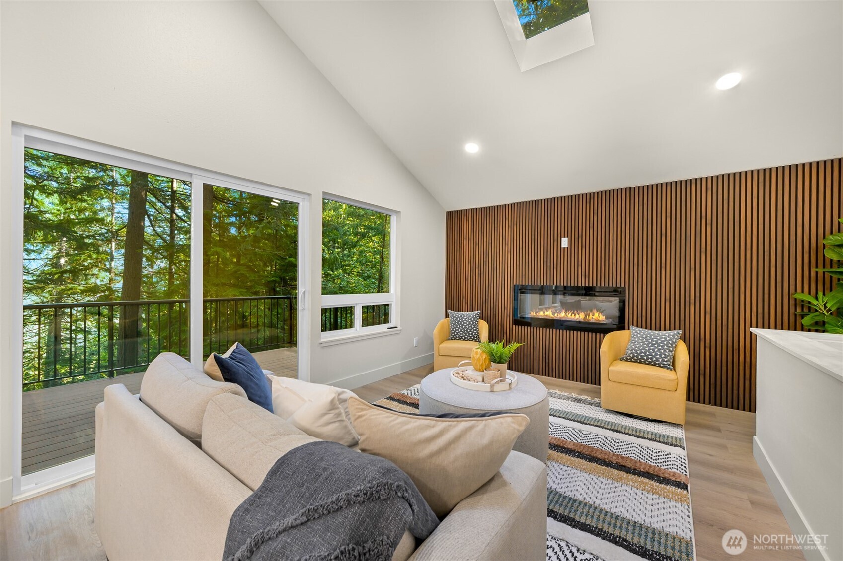 4 Overlake Court