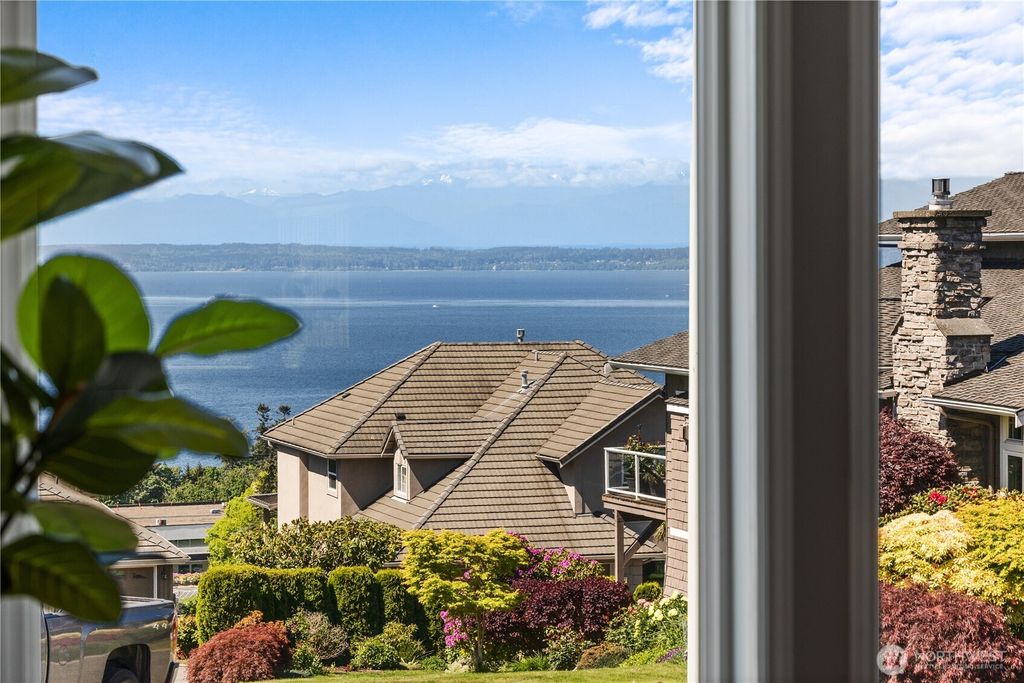 Photo of 11007 60th Avenue W, Mukilteo, WA 98275 (MLS # 2521879)