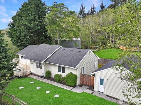 Photo of 3760 Periwinkle Road, Clinton, WA 98236 (MLS # 2530506)