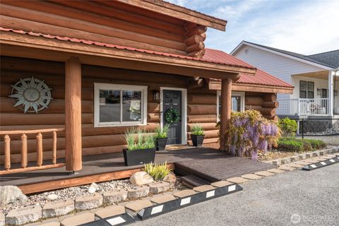 Photo of 215 W Marine View Place, Orondo, WA 98843 (MLS # 2505584)