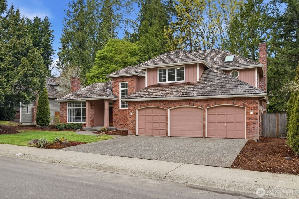 Photo of 22226 NE 19th Street, Sammamish, WA 98074 (MLS # 2510461)
