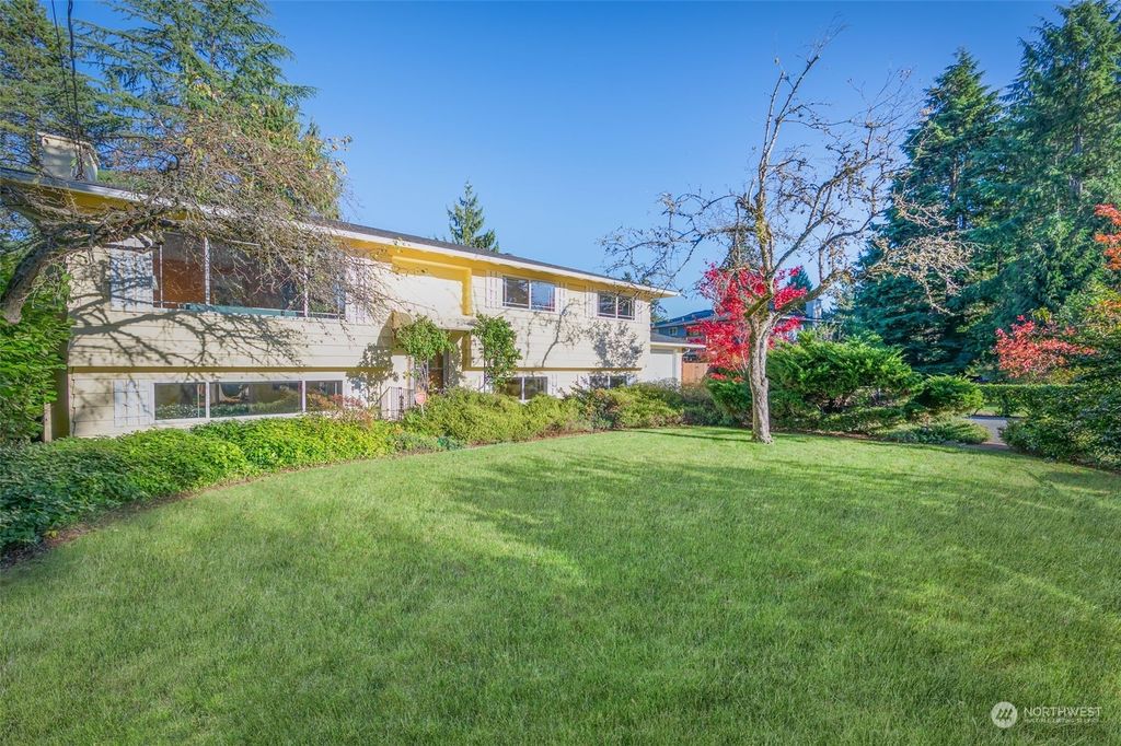 Photo of 14614 72nd Place NE, Kenmore, WA 98028 (MLS # 2168775)