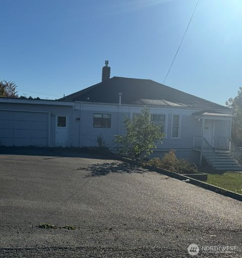 Photo of 970 SE Pasek St, Oak Harbor, WA 98277 (MLS # 2444673)