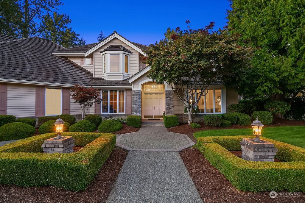 Photo of 21408 SE 33rd Place, Sammamish, WA 98075 (MLS # 1991636)