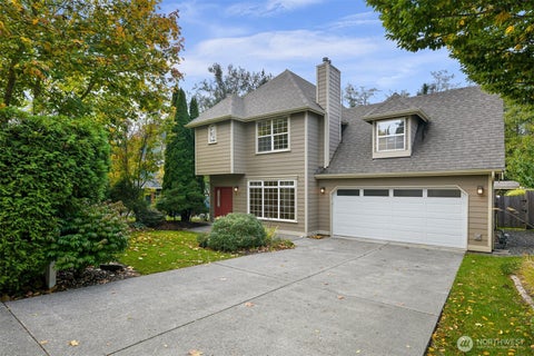 Photo of 910 31st Place, Bellingham, WA 98225 (MLS # 2591857)