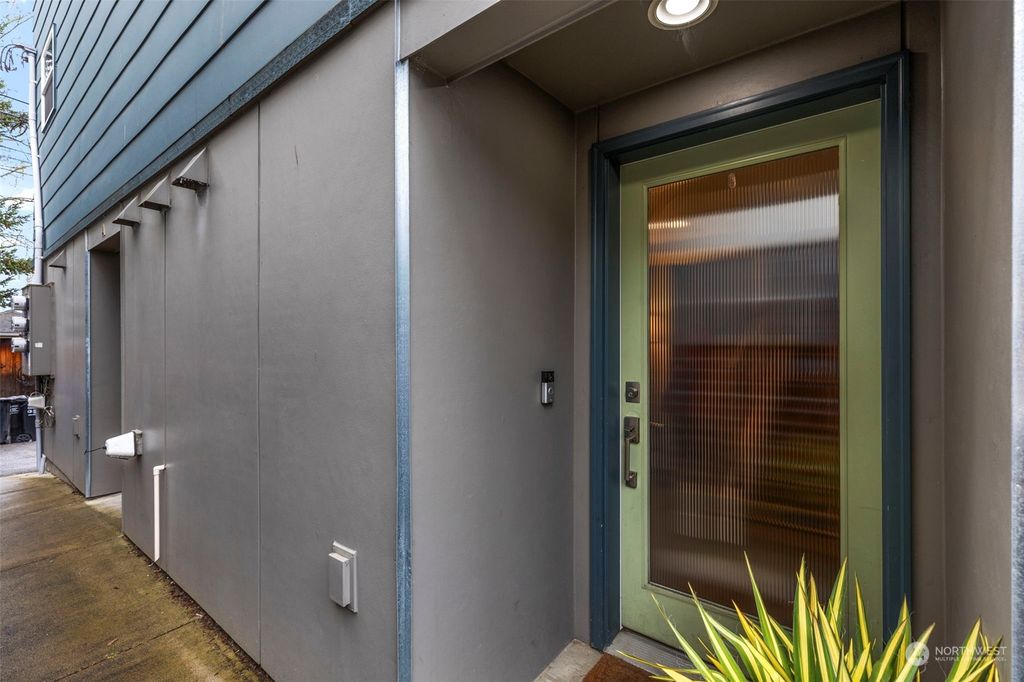 Photo of 9420 35th Avenue SW #B, Seattle, WA 98126 (MLS # 2212331)