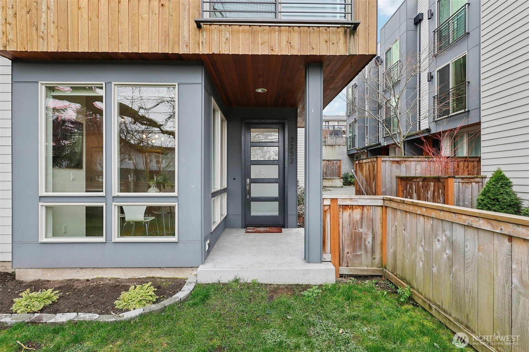3252 14th Ave W
