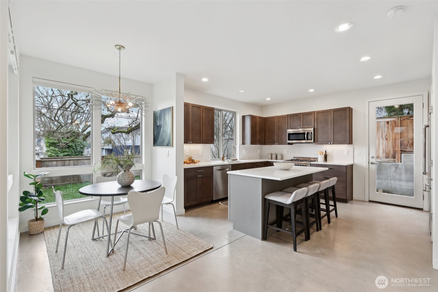 3252 14th Ave W