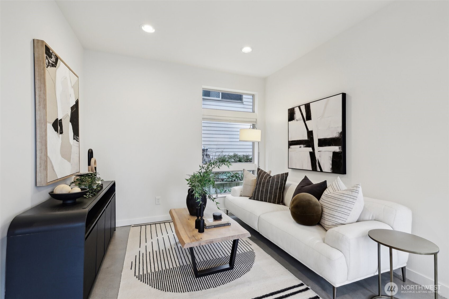 3252 14th Ave W