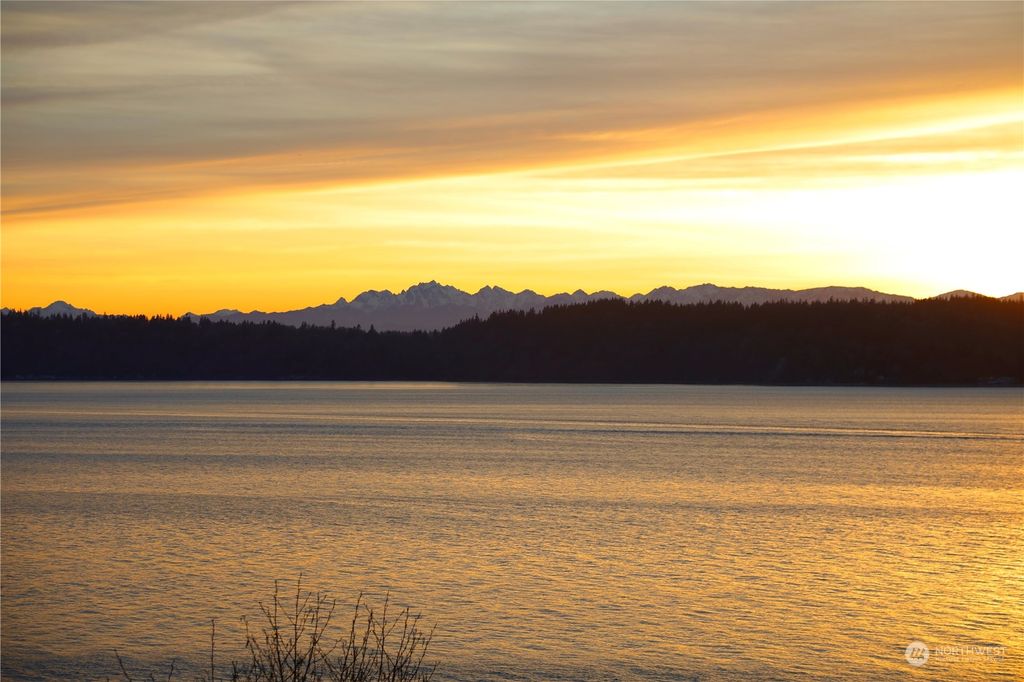 Photo of 807 Webster Street, Mukilteo, WA 98275 (MLS # 2215503)