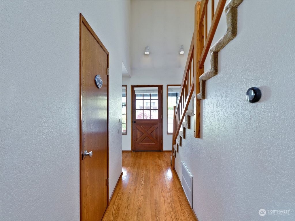 Photo of 7089 47 Avenue W, Mukilteo, WA 98275 (MLS # 2196909)