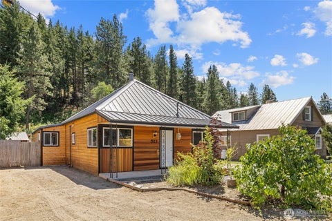 Photo of 513 Marie Avenue, South Cle Elum, WA 98943 (MLS # 2576722)
