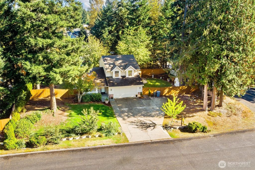 Photo of 11923 207th Avenue E, Bonney Lake, WA 98391 (MLS # 2487876)