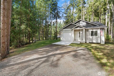 Photo of 18425 Rampart Drive SE, Yelm, WA 98597 (MLS # 2441302)