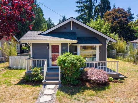Photo of 1419 S 129th Street, Burien, WA 98168 (MLS # 2537373)