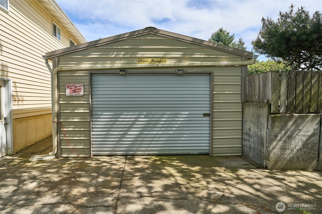 Photo of 22617 108th Ave SE, Kent, WA 98031 (MLS # 2515053)