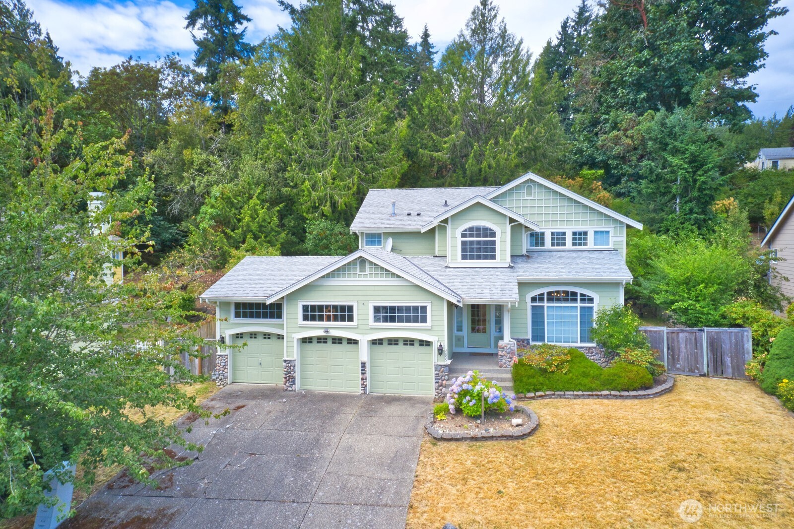3455 NE Shore Cliff Street