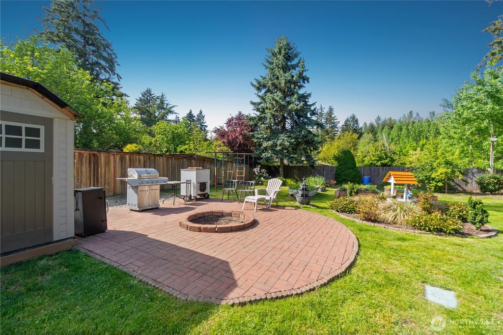 Photo of 1005 185th Street CT E CT, Spanaway, WA 98387 (MLS # 2528259)