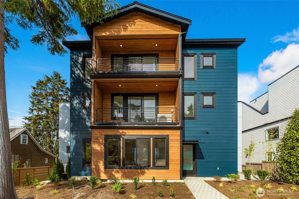 Photo of 3833 Woodlawn Avenue N, Seattle, WA 98103 (MLS # 2365519)