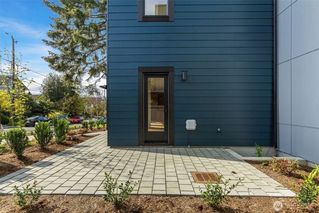 Photo of 3833 Woodlawn Avenue N, Seattle, WA 98103 (MLS # 2365519)