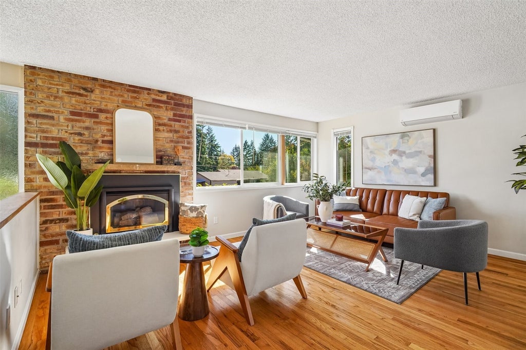 Photo of 16246 NE 1st Street, Bellevue, WA 98008 (MLS # 2595518)