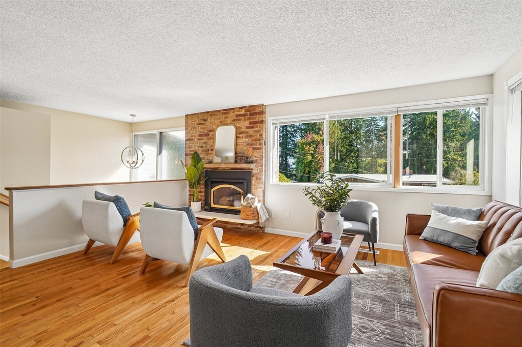Photo of 16246 NE 1st Street, Bellevue, WA 98008 (MLS # 2595518)