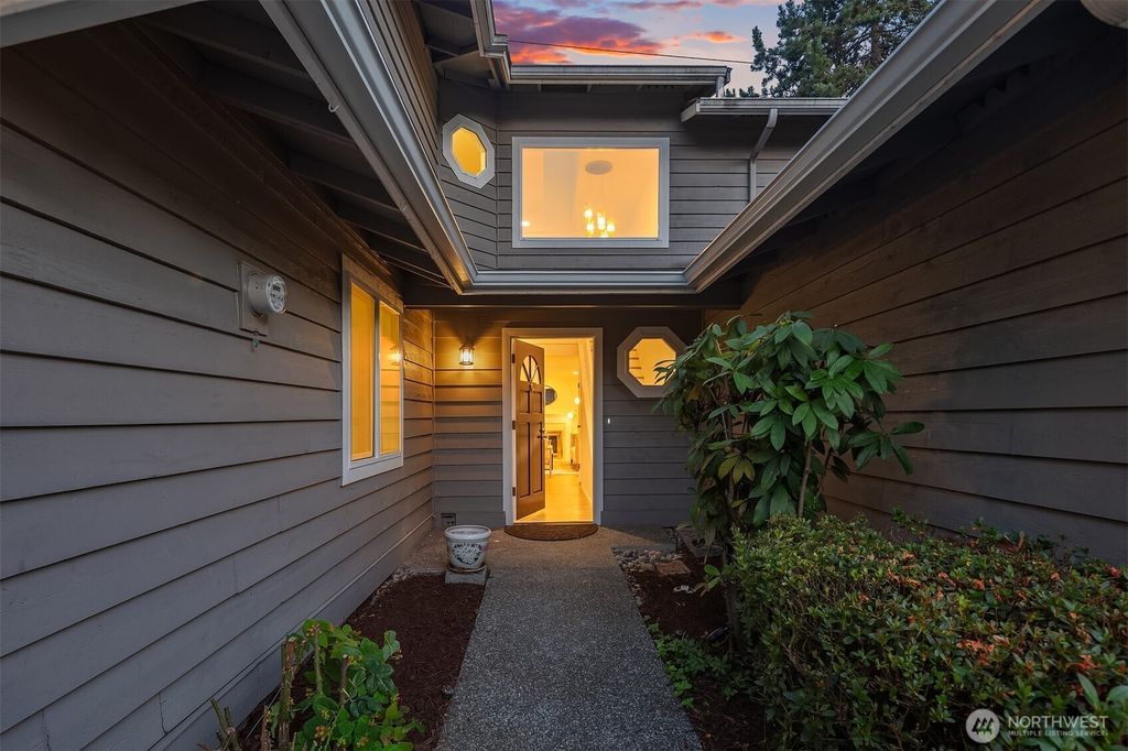 Photo of 15900 NE 40th Street #32B, Redmond, WA 98052 (MLS # 2410853)