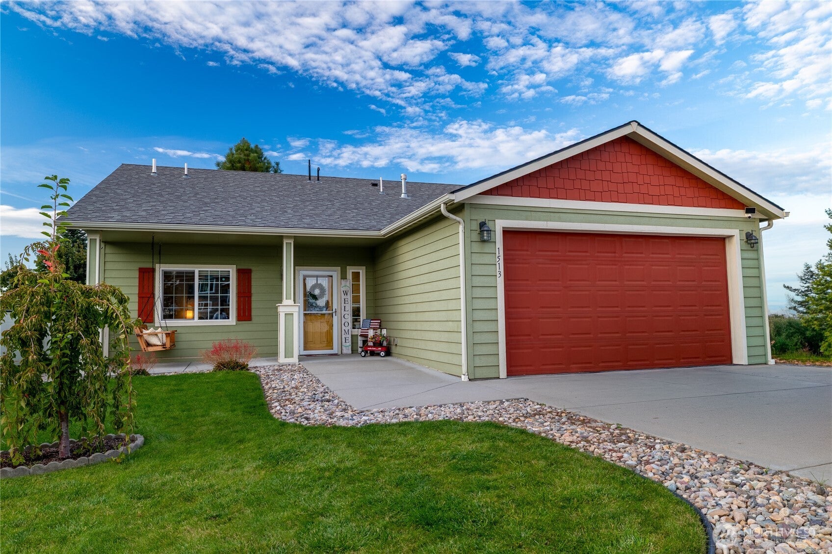 1513 E First Court