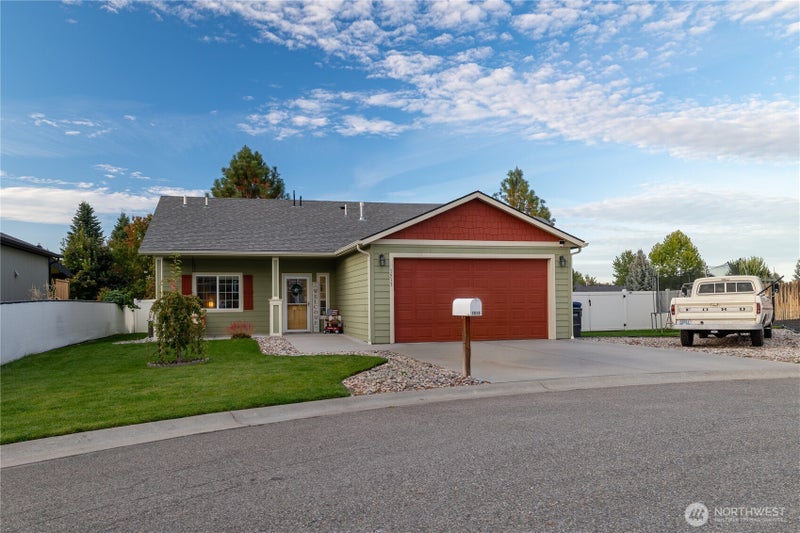 1513 E First Court