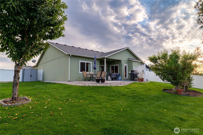 1513 E First Court