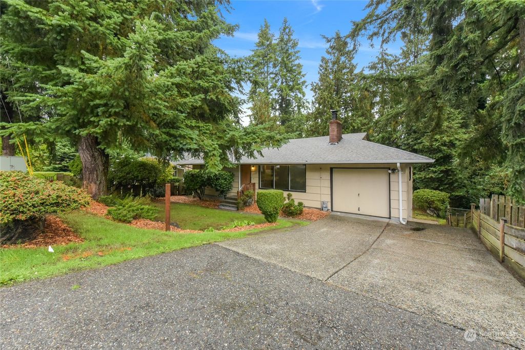 Photo of 17512 Ashworth Avenue N, Shoreline, WA 98133 (MLS # 2173865)