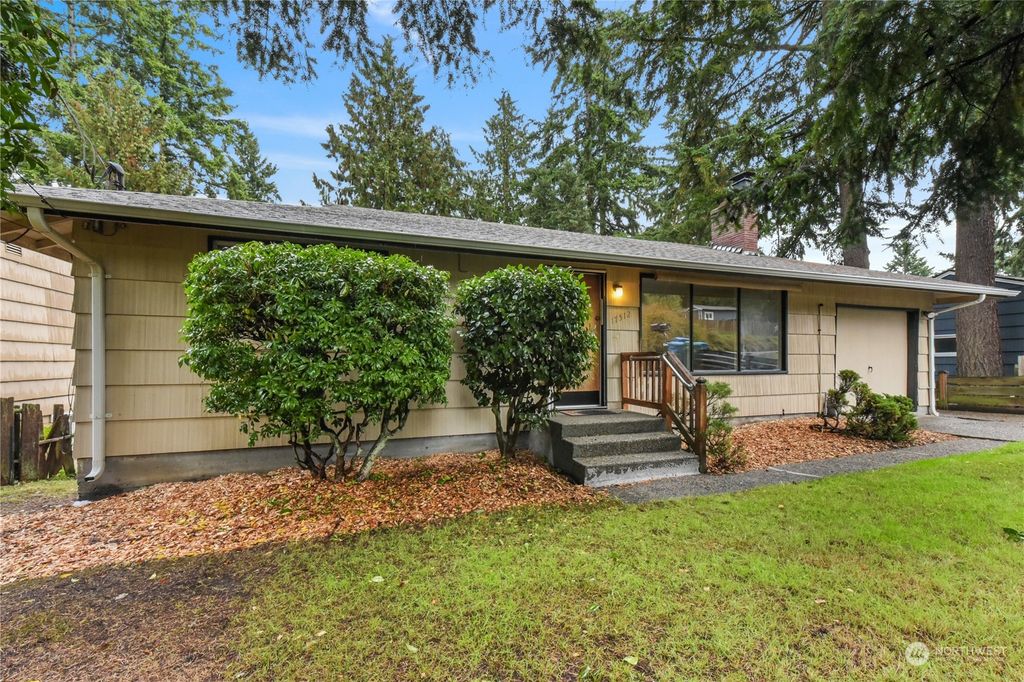 Photo of 17512 Ashworth Avenue N, Shoreline, WA 98133 (MLS # 2173865)