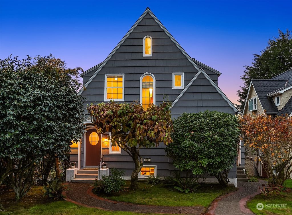Photo of 3721 47th Pl NE Pl, Seattle, WA 98105 (MLS # 2312184)
