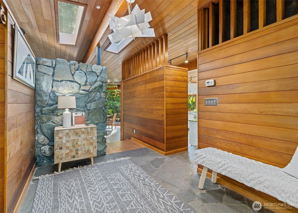 Photo of 9506 240 Avenue SE, Issaquah, WA 98027 (MLS # 2431918)