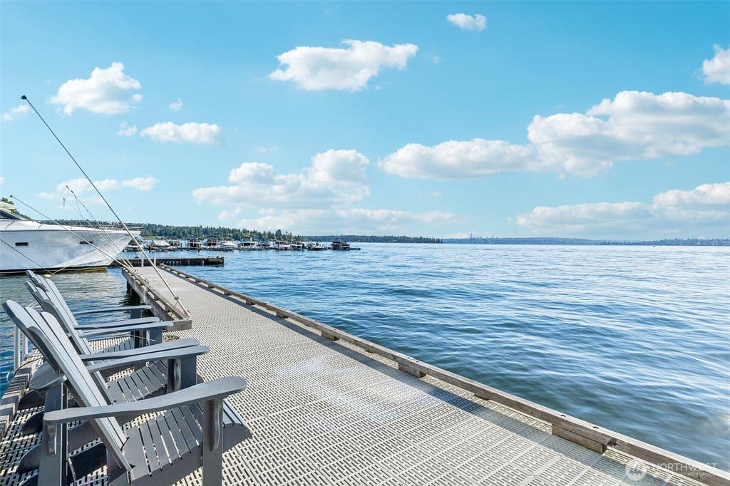 Photo of 6421 Lake Washington Boulevard NE #301, Kirkland, WA 98033 (MLS # 2568406)
