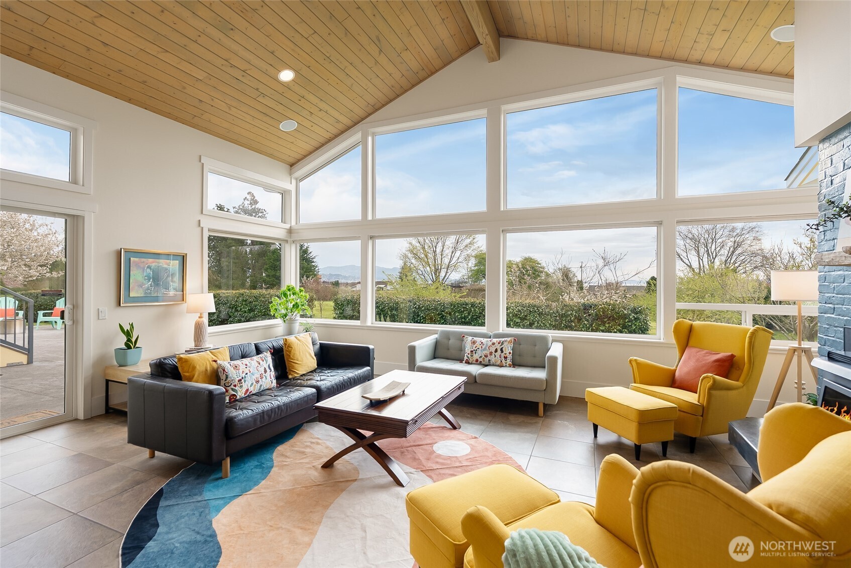 3910 Cliffside Drive