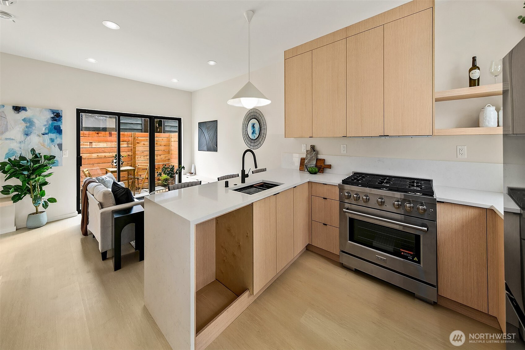 Seattle, Washington 98117, United States, 2 Bedrooms Bedrooms, ,3 BathroomsBathrooms,Residential,Active,176611