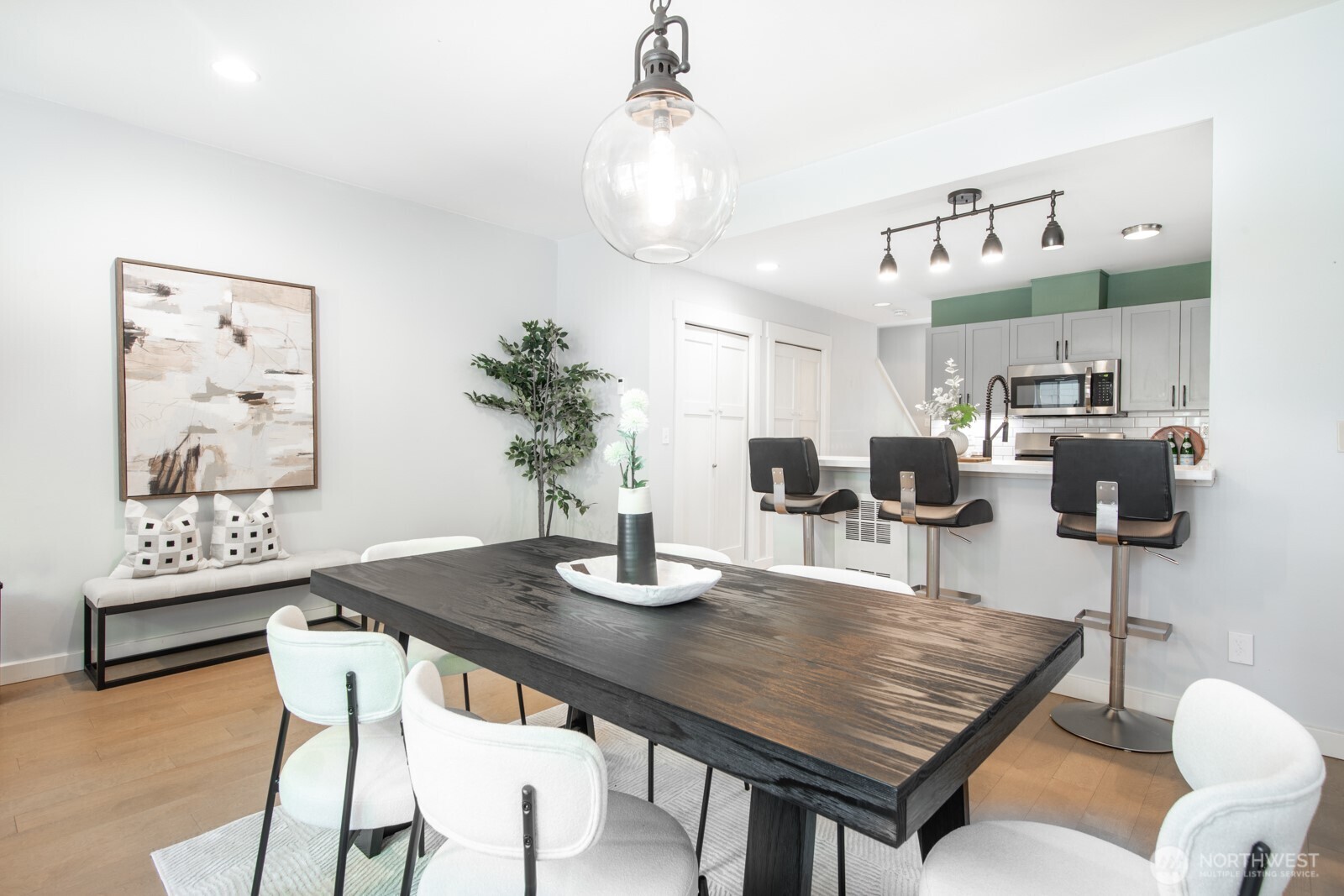 4121 Martin Luther King Jr Way S