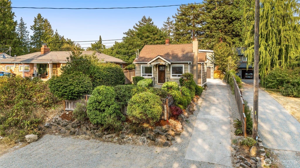 Photo of 10530 Ashworth Avenue N, Seattle, WA 98133 (MLS # 2573137)