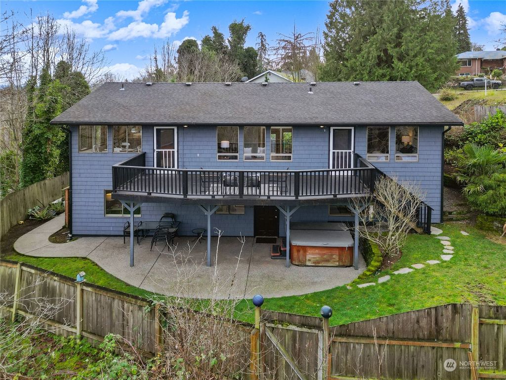 Photo of 322 S 104th Street, Seattle, WA 98168 (MLS # 2320088)