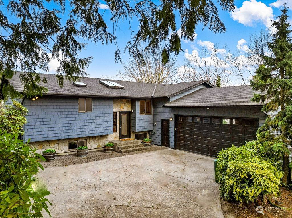 Photo of 322 S 104th Street, Seattle, WA 98168 (MLS # 2320088)