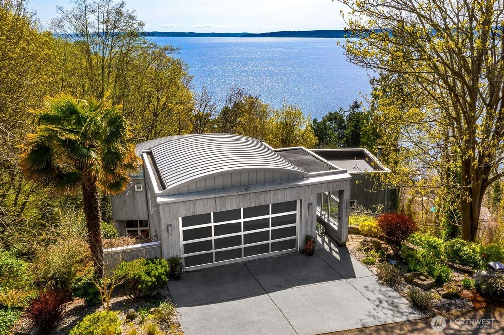 Photo of 10405 47th Avenue SW, Seattle, WA 98146 (MLS # 2356826)