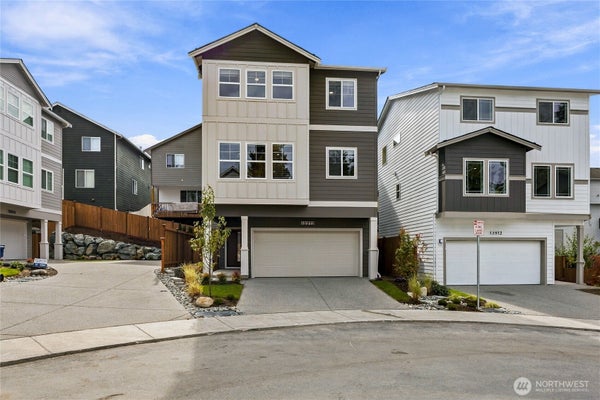 11TH PL W, LYNNWOOD, WA 98037 - Image 261c8ef4e4b0ec3fff034c395068839c/1804665434